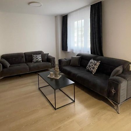 Appartamento Apartman Lux Zepce Esterno foto