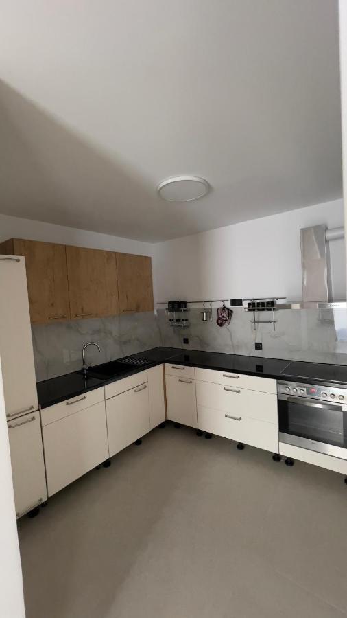 Appartamento Apartman Lux Zepce Esterno foto