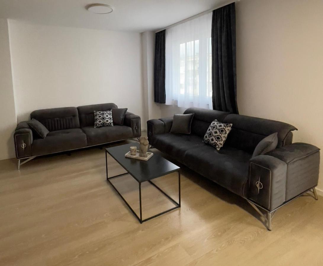 Appartamento Apartman Lux Zepce Esterno foto