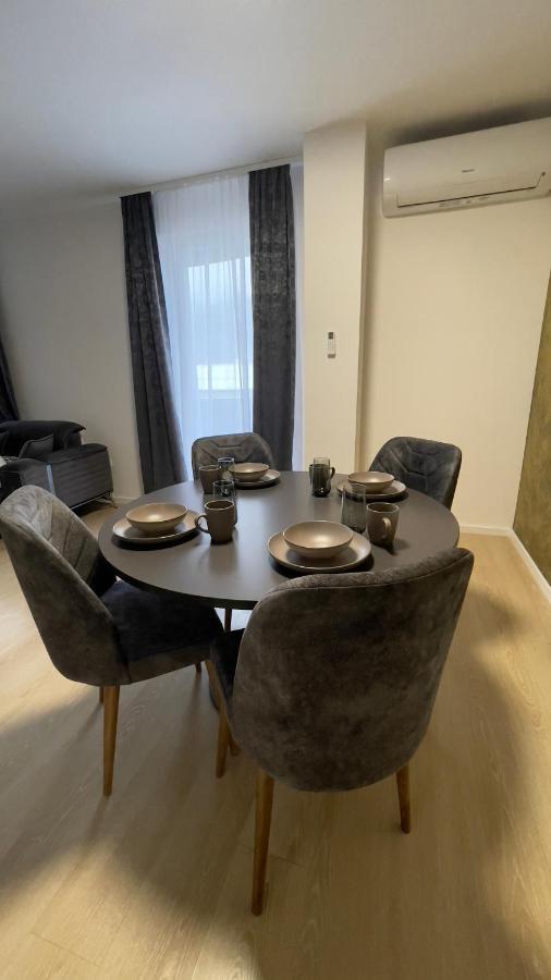 Appartamento Apartman Lux Zepce Esterno foto